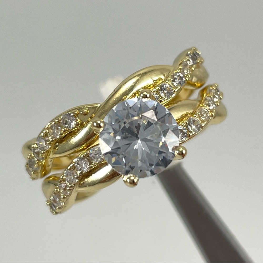 Wedding Rings Set Beautiful Round Cut Solitaire 2 Pice Band Diamond CZ Gold Tone